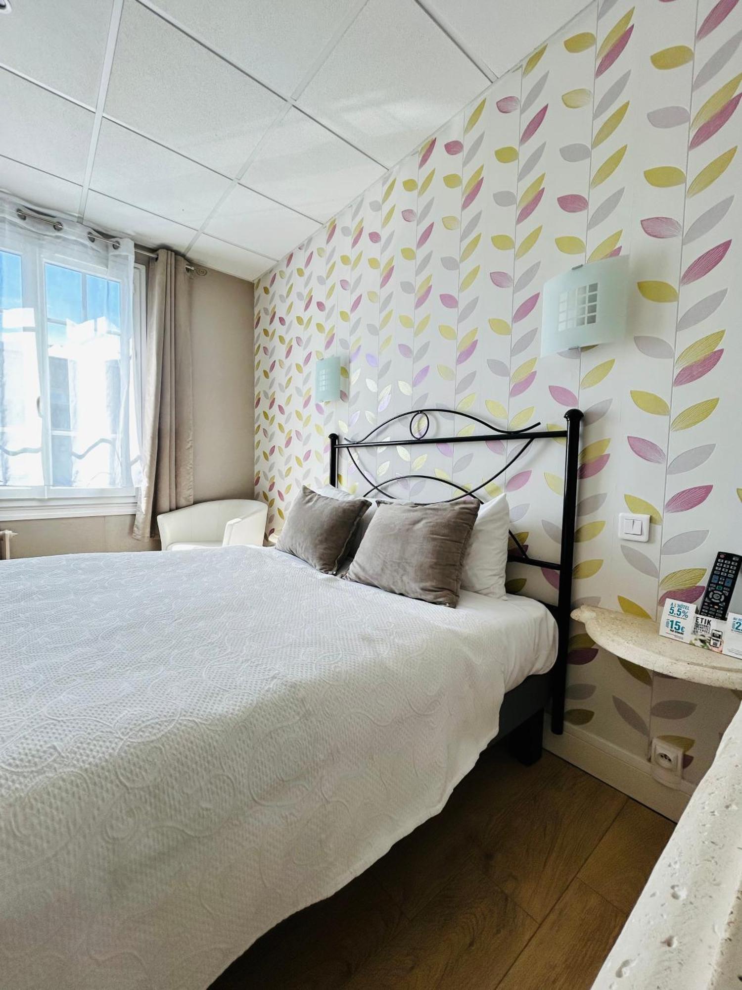 Logis Hotel L'Ayguelade ビエル エクステリア 写真