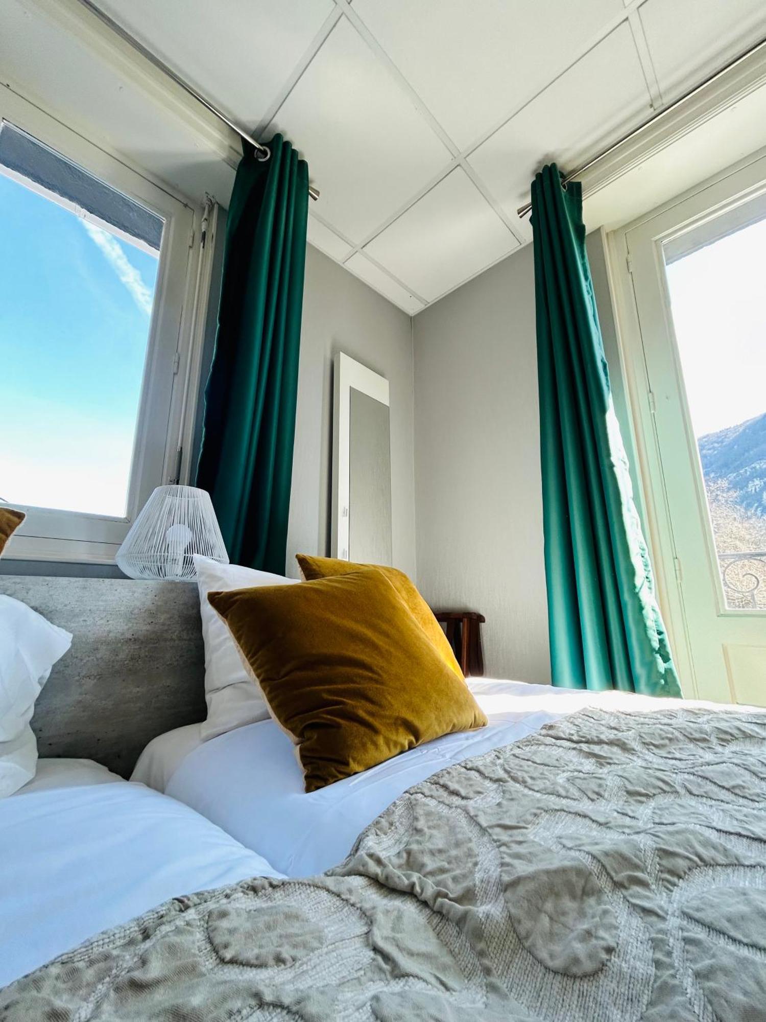 Logis Hotel L'Ayguelade ビエル エクステリア 写真