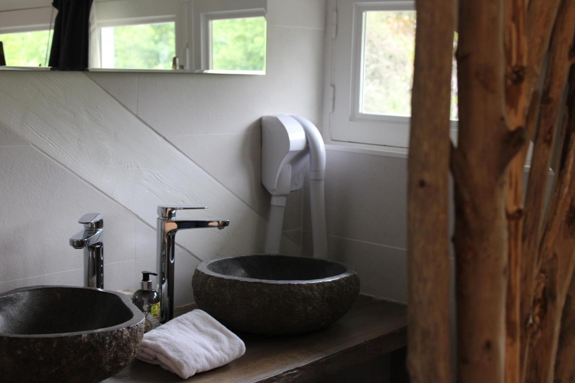 Logis Hotel L'Ayguelade ビエル エクステリア 写真