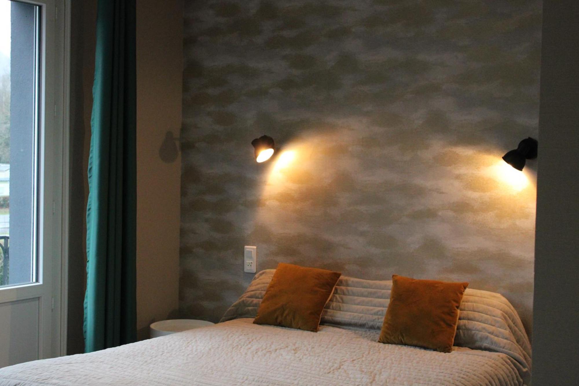 Logis Hotel L'Ayguelade ビエル エクステリア 写真