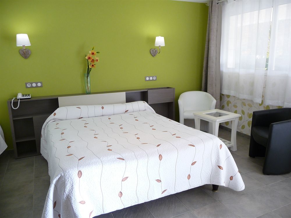 Logis Hotel L'Ayguelade ビエル エクステリア 写真
